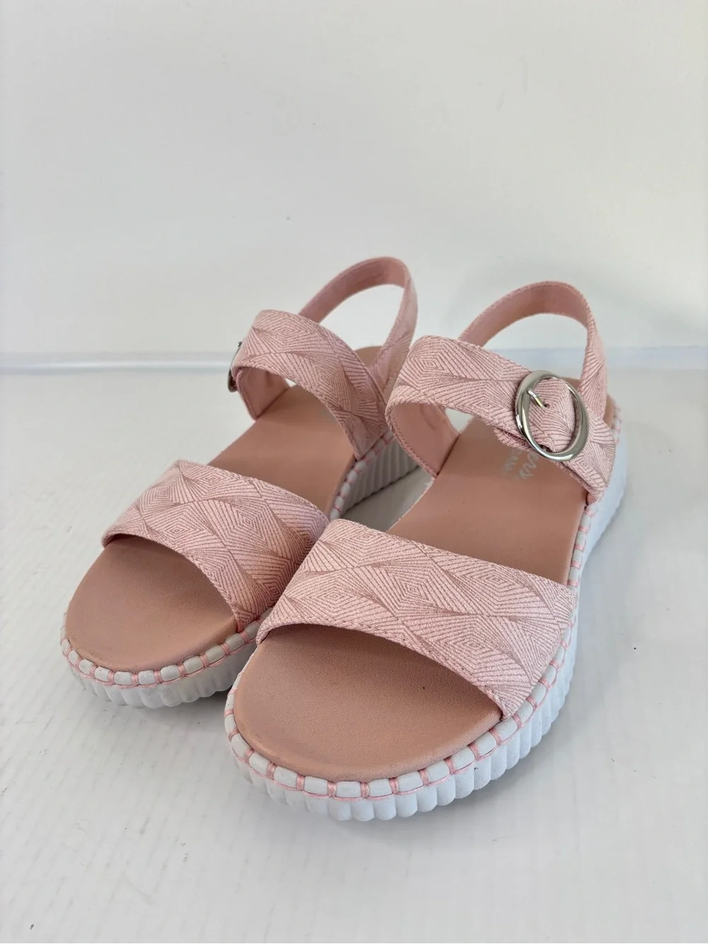 Skechers Wilshire BLVD-Illusion of Love Wedge Sandal Womens Sz 8 Pink Slingback